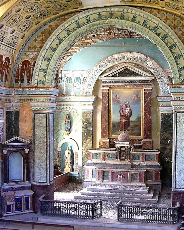 Το εσωτερικό του Ναού του Αγίου Ιωσήφ