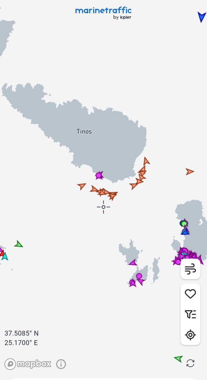 MarineTraffic: συστάδα τουρκικών αλιευτικών νότια της Τήνου