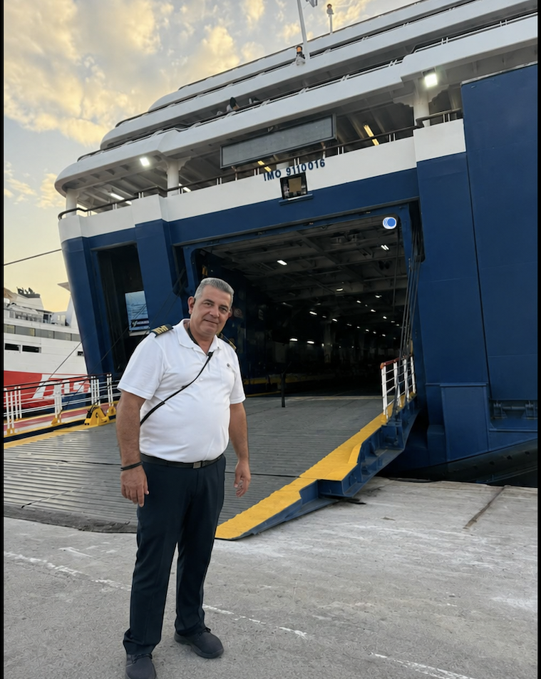 Ο ύπαρχος του Superferry Αντώνης Βιδάλης