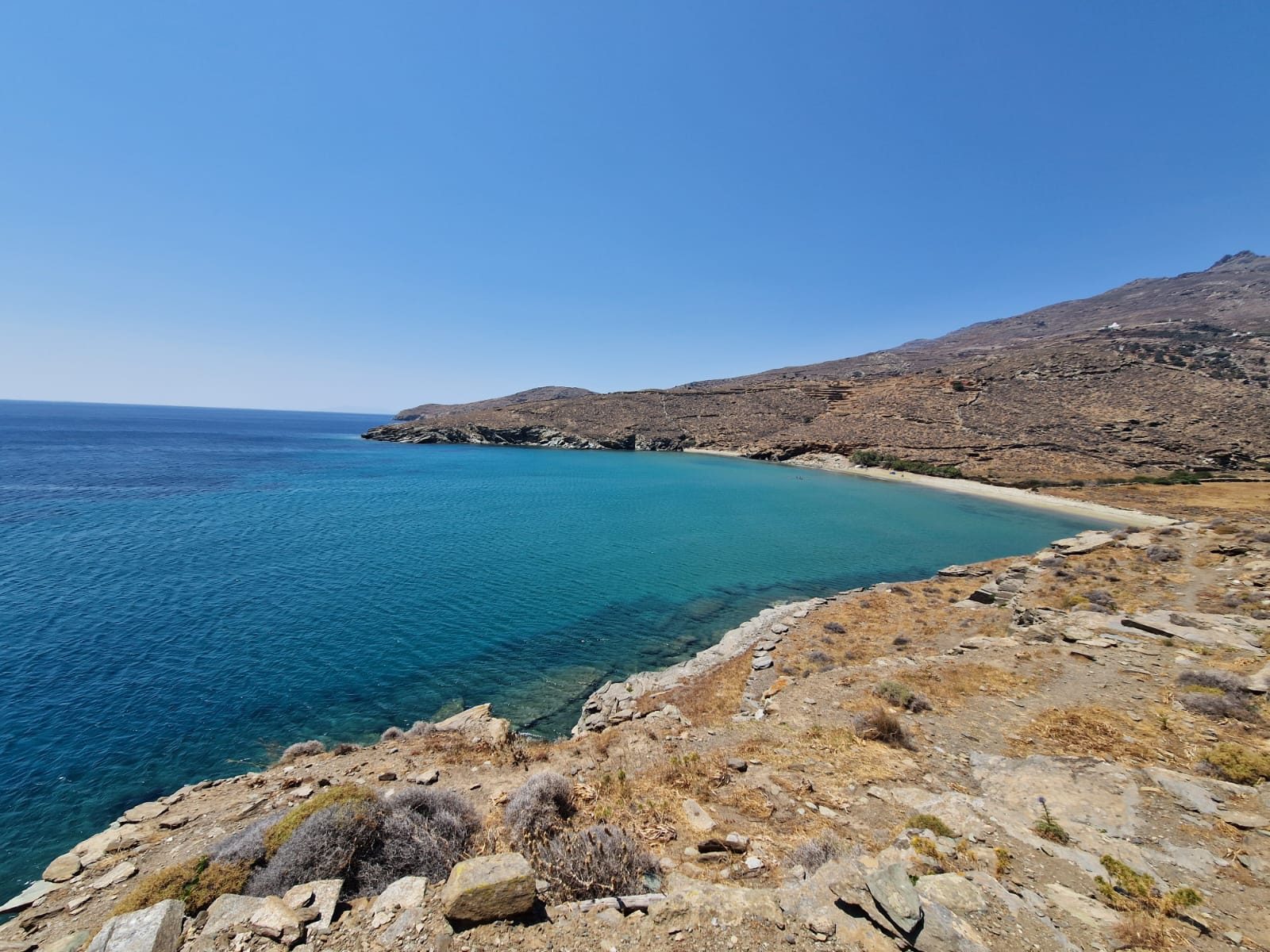Ο κόλπος της Καντάνης από το μονοπάτι της Απηγανιάς
