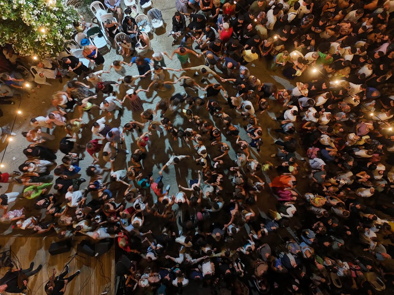 Ο κύκλος του χορού στο πανηγύρι του Αγίου Ρωμανού Τήνου