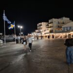 Τηνομερίτες στη Χώρα: μουσική στην παραλία και μέσα στα μαγαζιά