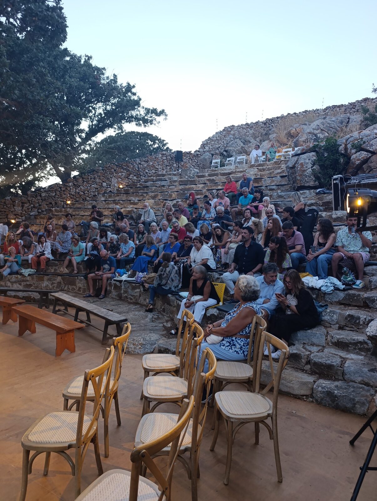 Το Θέατρο στον Κουμάρο πριν την έναρξη