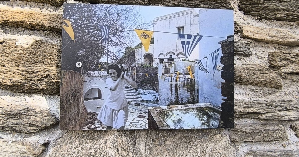Υπαίθρια έκθεση παλιών φωτογραφιών στον Χατζηράδο Τήνου