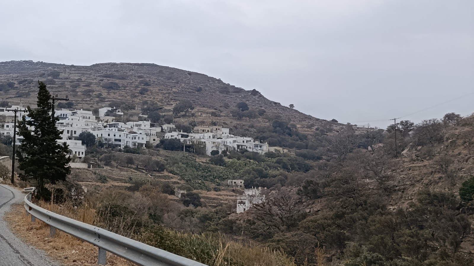 Το χωριό Αγάπη στην ενδοχώρα της Τήνου