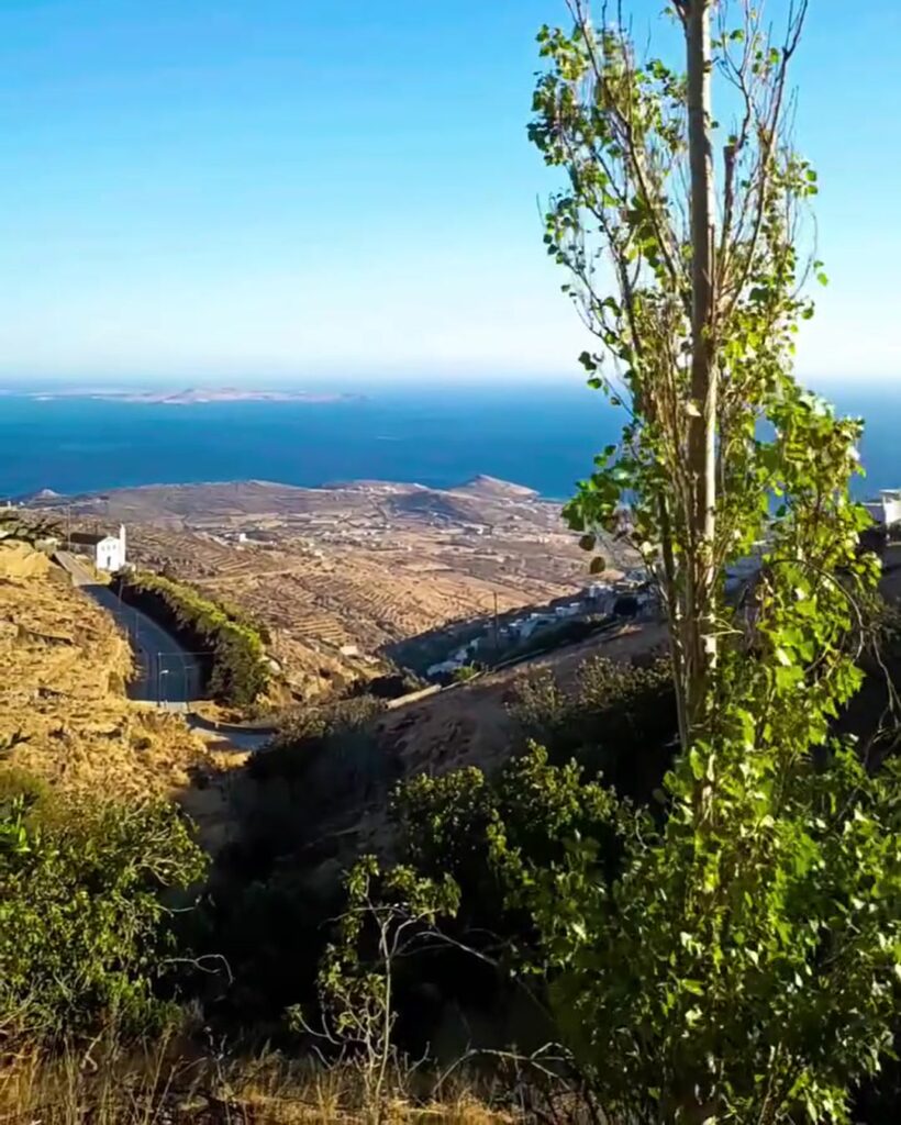 Καρέ από το βίντεο του Μιχάλη Γιαννίτση από τον Αρνάδο Τήνου