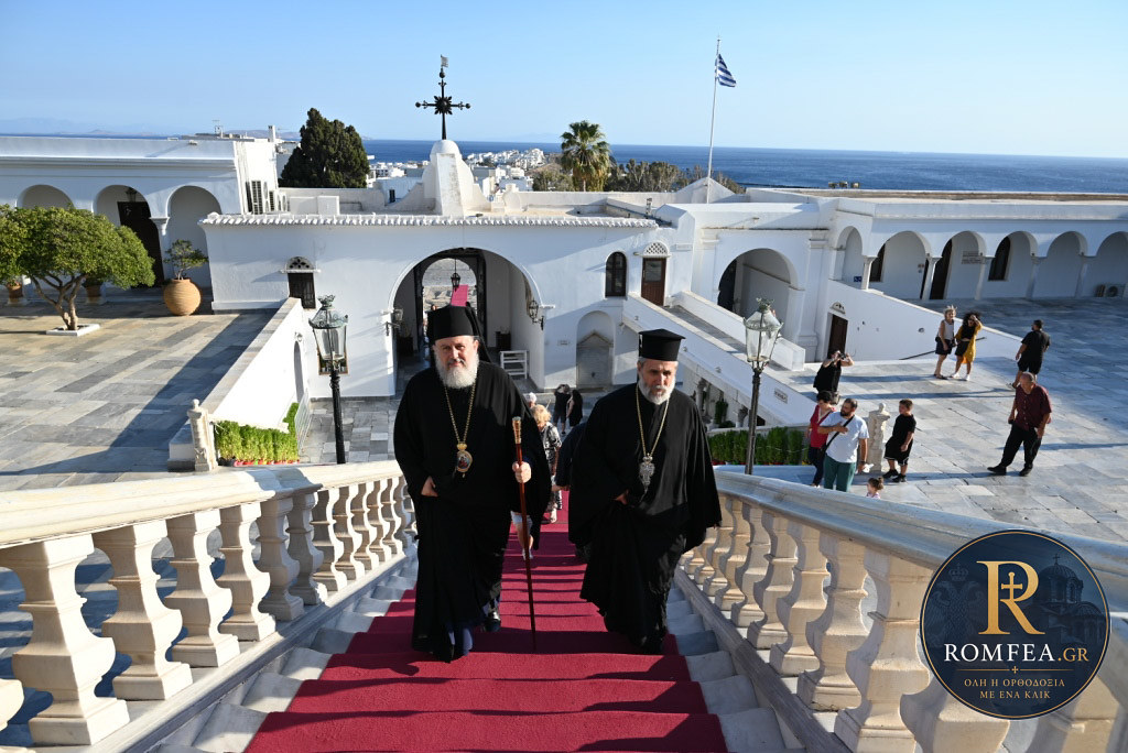 Άφιξη στον Πανίερο Ναό της Ευαγγελιστρίας Τήνου για το Γενέσιο της Θεοτόκου