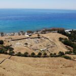 Από τον μυκηναϊκό τάφο στο Ιερό του Ποσειδώνα: η αρχαία Τήνος σε πέντε σταθμούς