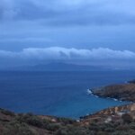 Βροχή την Κυριακή στην Τήνο μετά από έναν Σεπτέμβρη με 1,2 χιλιοστά — και πίσω της μια εβδομάδα βοριάς ως 7 μποφόρ