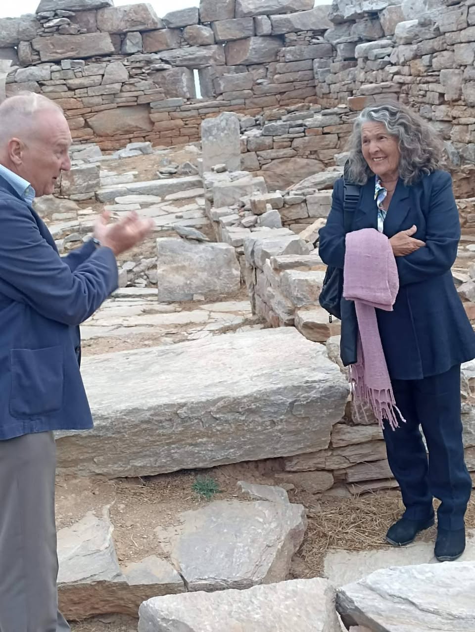 Στιγμές στον αρχαιολογικό χώρο του Πύργου της Αγίας Τριάδας κατά τη βραδιά για τη Λίλα Μαραγκού