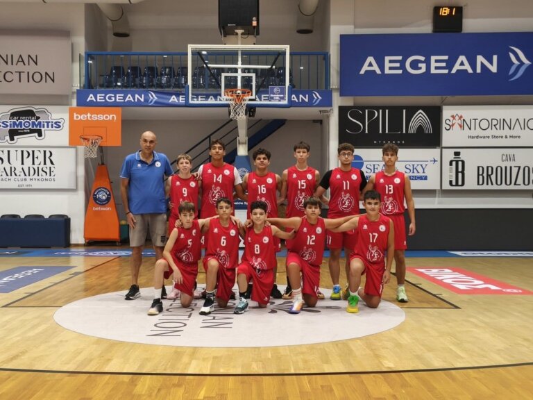 Η ομάδα Παίδων του Περιστεριώνα Τήνου στο κλειστό της Μυκόνου, ημιτελικός Gen A Stars U16