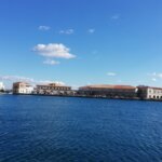 Ακυβέρνητο ιστιοφόρο με δέκα Πολωνούς έξω από το λιμάνι της Σύρου — κατέπλευσε με ασφάλεια, απαγορεύτηκε ο απόπλους