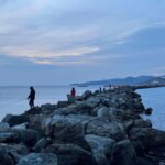 Απαγόρευση στον προσήνεμο λιμενοβραχίονα Τήνου: η απόφαση, ο χάρτης και το ερώτημα ενός ασφαλούς σημείου