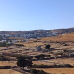 Ένα απόγευμα στο Σμόβολο: ο αρχαίος πύργος ανάμεσα στις αναβαθμίδες της Τήνου