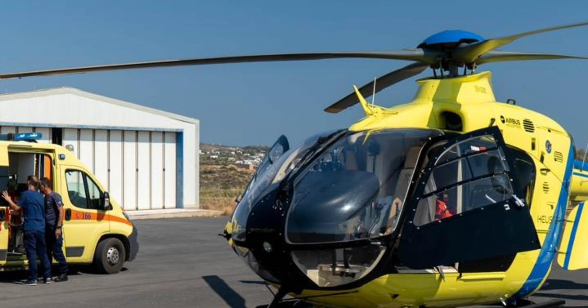 Ελικόπτερο αεροδιακομιδών Βελέντζειου Ιδρύματος και ασθενοφόρο ΕΚΑΒ