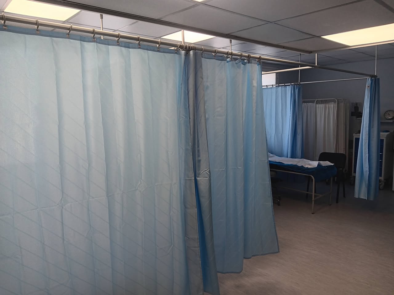 Νέα αντιαλλεργικά διαχωριστικά στο Κέντρο Υγείας Τήνου