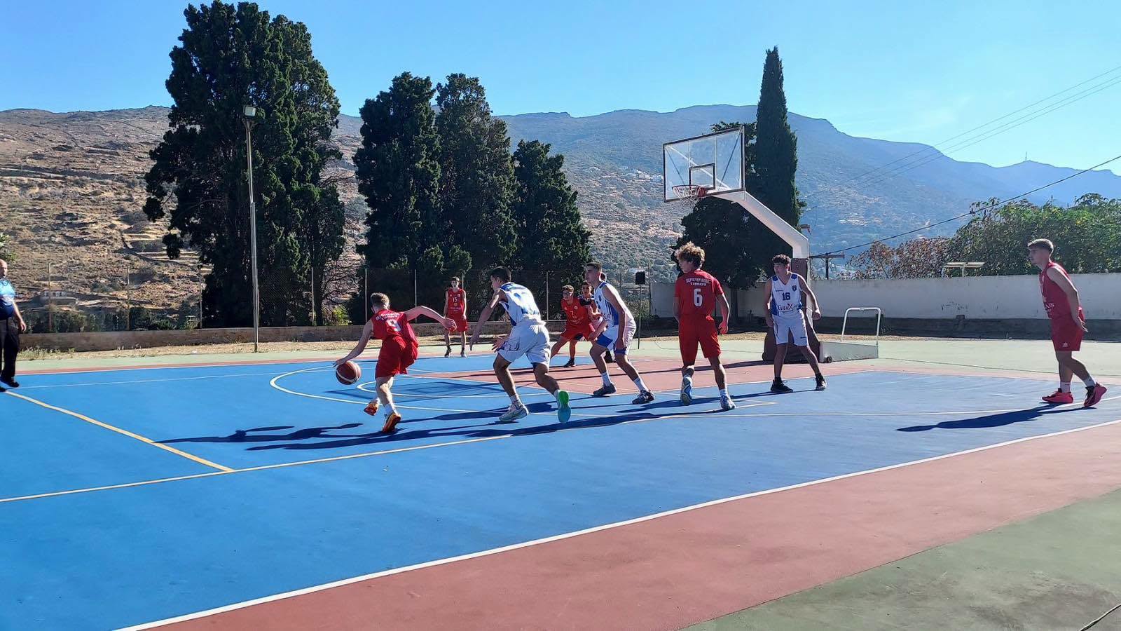 Φάση από τον αγώνα Εφήβων Α.Ο. Άνδρου – Περιστεριώνα Τήνου