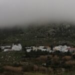 Ανήμερα της Αγίας Σκέπης, ψιλόβροχο «ποτιστικό» σε όλη την Τήνο — χωρίς παρέλαση, με Δοξολογία στη Μεγαλόχαρη και το «Red Code» σε ισχύ