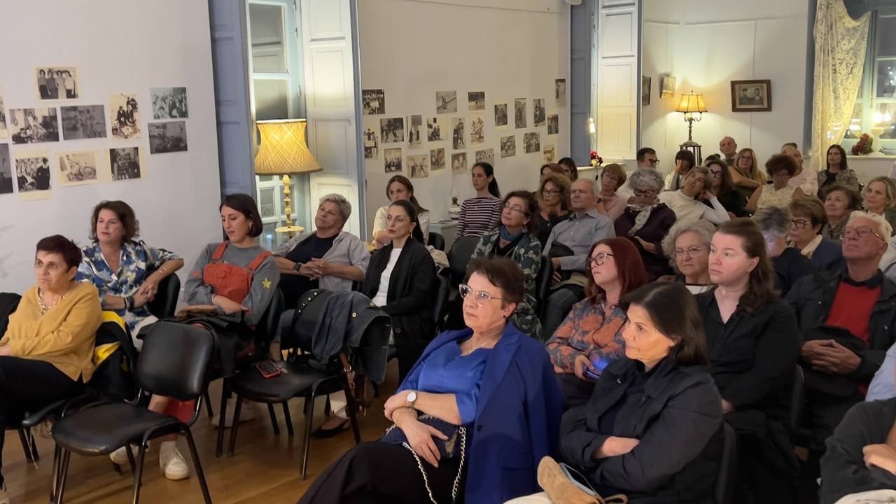 Το κοινό στην αίθουσα της Μοσχουλείου κατά τις Ημέρες Ιστοριών Τήνου