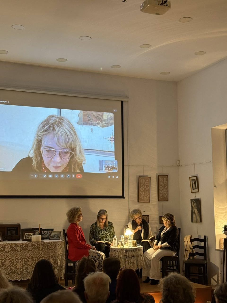 Συζήτηση στη Μοσχούλειο, με συμμετοχή μέσω οθόνης