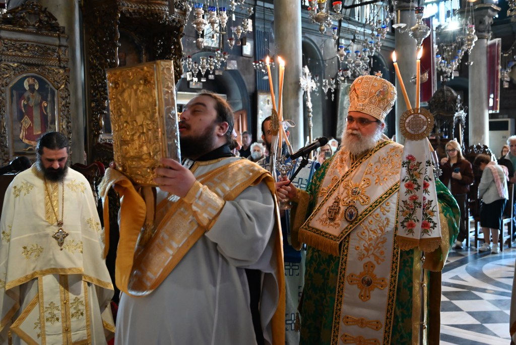 Ο Μητροπολίτης Ησαΐας στη Θεία Λειτουργία στη Μεγαλόχαρη