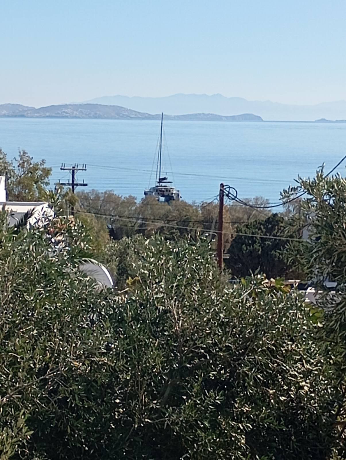 Καταμαράν στον όρμο του Αγίου Ιωάννη στο Πόρτο, Τήνος