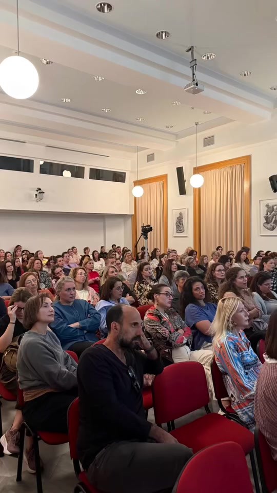Το κοινό της εκδήλωσης για τον HPV στο Ίδρυμα Τηνιακού Πολιτισμού