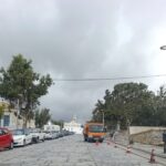 Εργασίες στο πεζοδρόμιο της Λεωφόρου Μεγαλόχαρης, έξωθεν του Γυμνασίου Τήνου