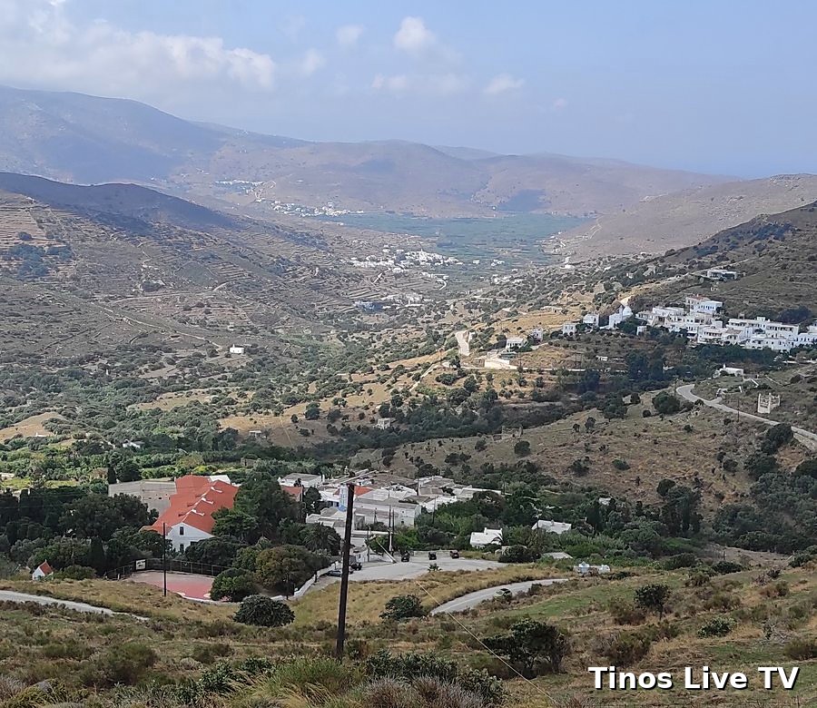 Τα Λουτρά και η κοιλάδα των Κάτω Μερών από το Εξώμβουργο