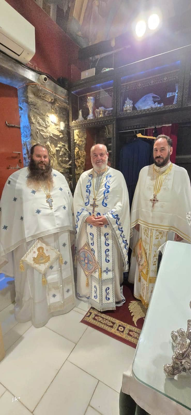 Οι τρεις ιερείς που συλλειτούργησαν στη Μεγάλη Παναγιά Μυκόνου