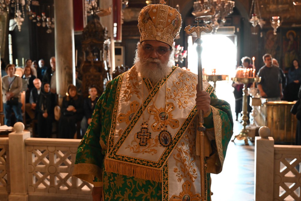 Η Θεία Λειτουργία στη Μεγαλόχαρη