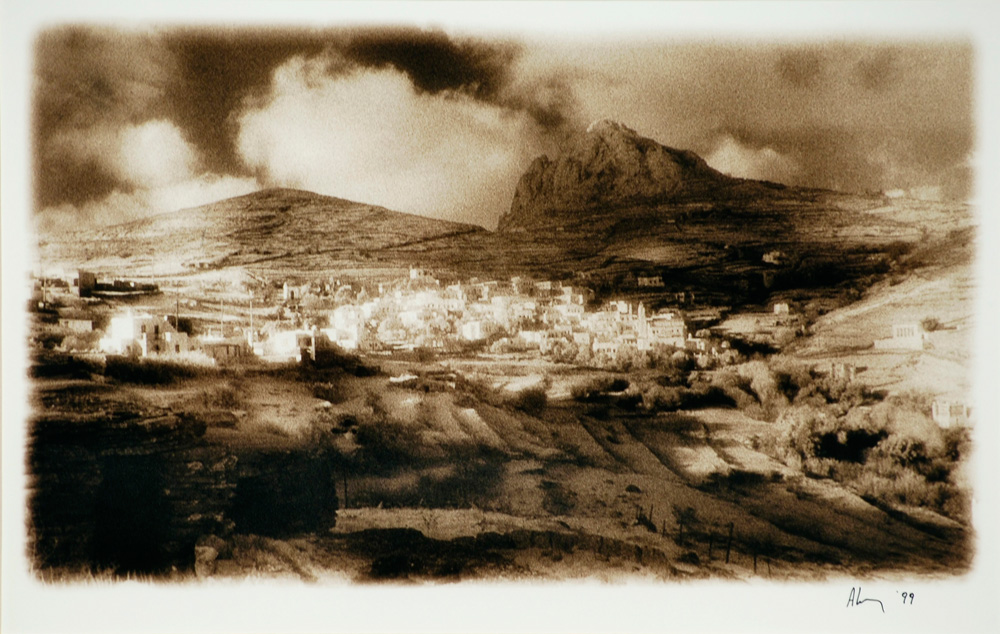 Τήνος, από τη σειρά υπέρυθρης φωτογραφίας του Αριστείδη Κοντογεώργη